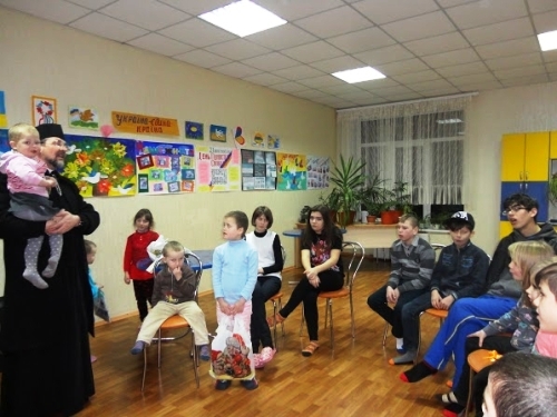 Мандрівка до дитячих будинків 